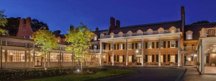One of the great inns of the South, the Carolina Inn is located on the gorgeous campus of the University of North Carolina.