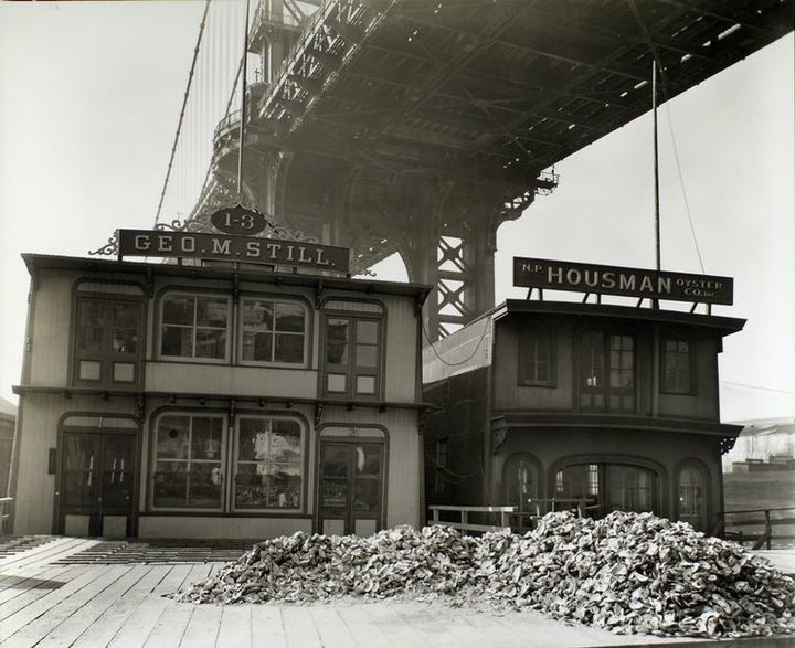 <p>Floating oyster houses. South Street and Pike Slip, Manhattan. (date not found)</p><p>The Miriam and Ira D. Wallach Division of Art, Prints and Photography. The New York Public Library</p>