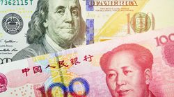Μια είδηση πως η Κίνα θα σταματήσει να αγοράζει κρατικό χρέος των ΗΠΑ και το δολάριο «βυθίστηκε». Το Πεκίνο πάντως