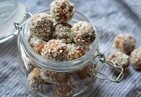 10 Energy-Boosting Snacks To Keep You Going All Day | HuffPost