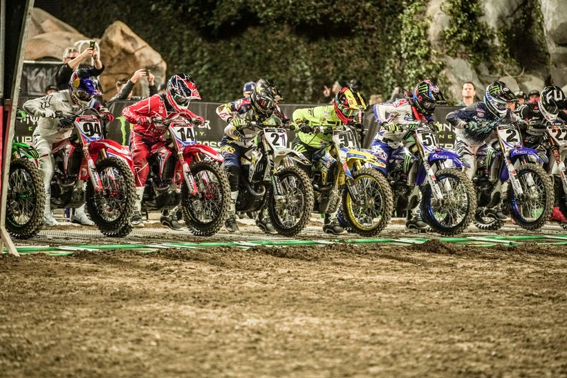 The 450 premier class blasts off from the gate for the start of the first main event of the year.
