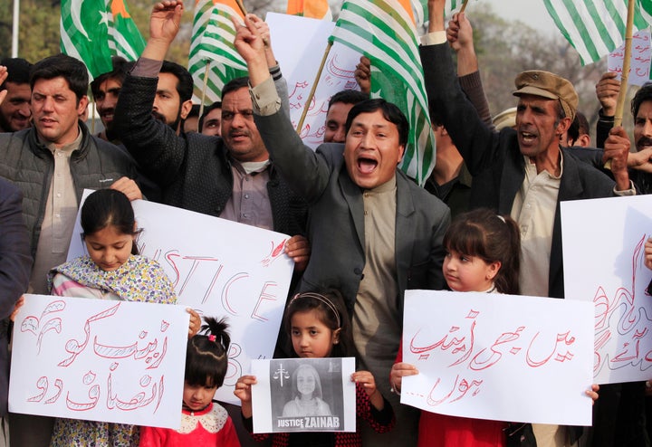 Demonstratos chant slogans to condemn the rape and murder of 7-year-old girl Zainab Ansari in Kasur, during protest in Islama