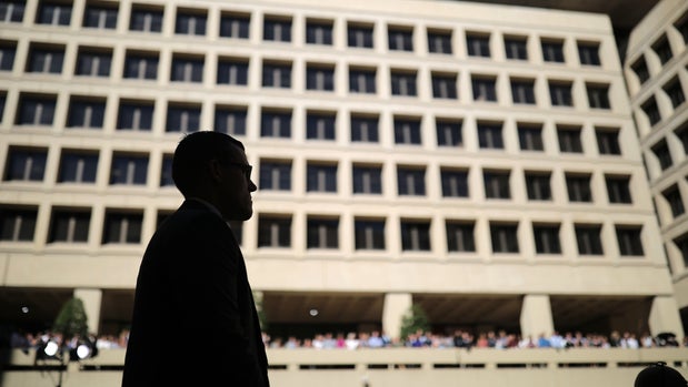 Here's What The FBI Lovers' Secret Texts Actually Say About Trump, Clinton And Leaks