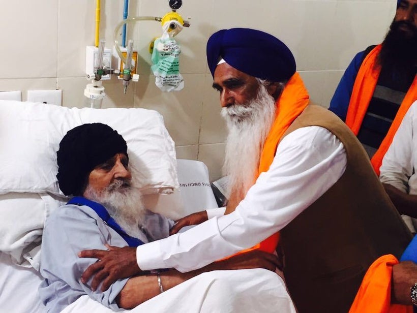 Bapu Surat Singh Khalsa with released Sikh political prisoner Waryam Singh (after serving 25 years).