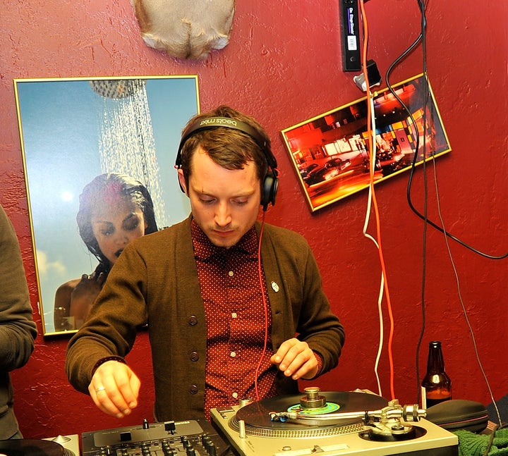 <p>Elijah Wood DJs at Rock & Reilly</p>