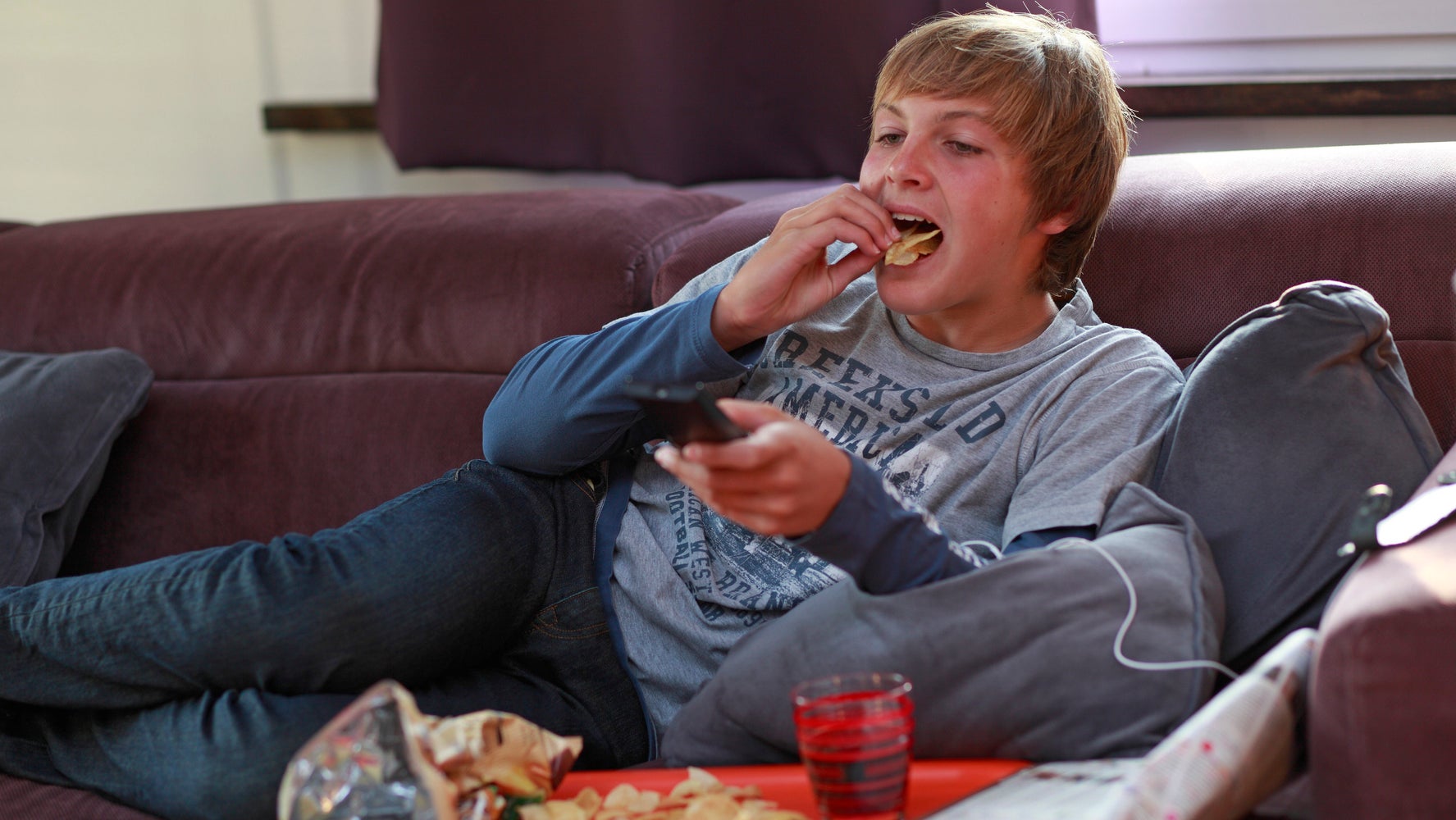 Teens Are Likely To Eat More Junk Food After Watching Tv Ads Huffpost Uk Parents