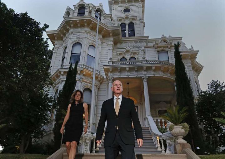 The Browns moved into the renovated historic Old Governor’s Mansion in downtown Sacramento two years ago, leaving their loft over a fine Chinese restaurant and the best sushi place in town.