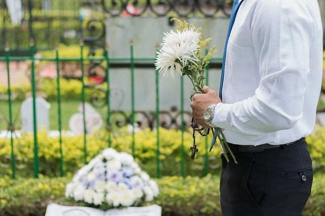 what-not-to-say-at-a-funeral-huffpost-contributor