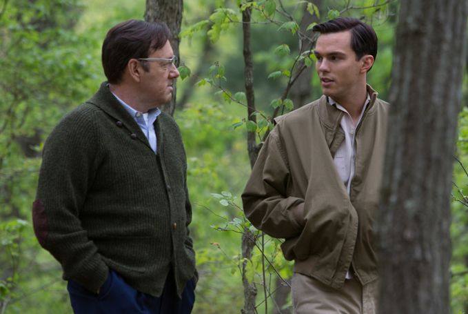 <p><strong>Salinger (Hoult) with his Columbia University mentor Whit Burnett (Kevin Spacey)</strong></p>