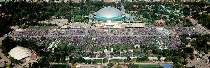 Aerial picture taken during the open-air mass officiated by Pope Francis at O'Higgins Park in Santiago on January 16, 2018. 