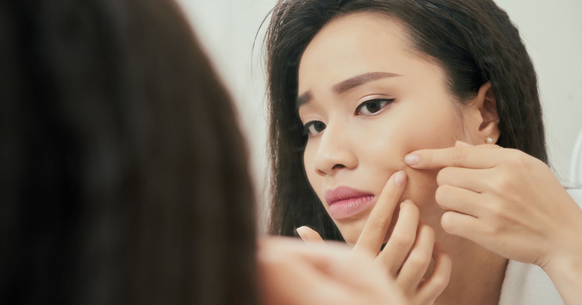 The Best Way To Pop A Pimple Safely According To Dermatologists Huffpost