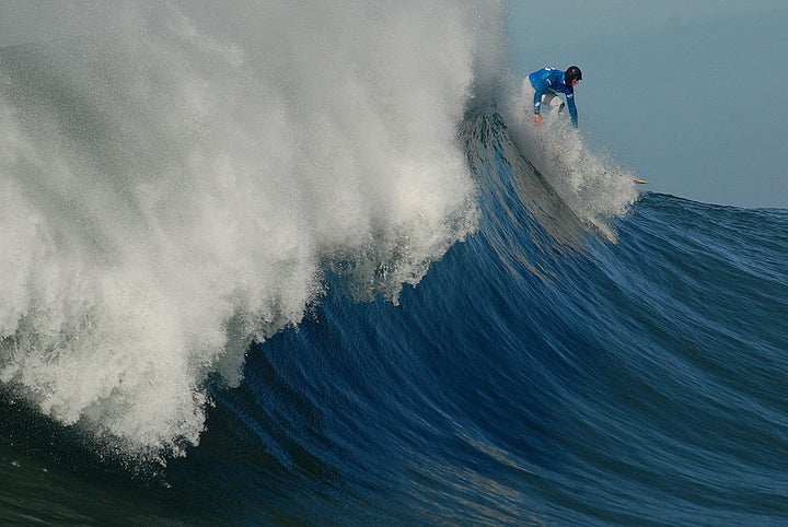 Dangerous Fun: The Social Lives of Big Wave Surfers, Corte