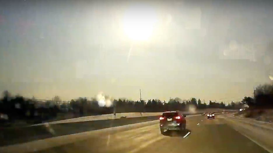 Bright flash and loud boom ignite meteor speculation in great lakes region (huffingtonpost.com)