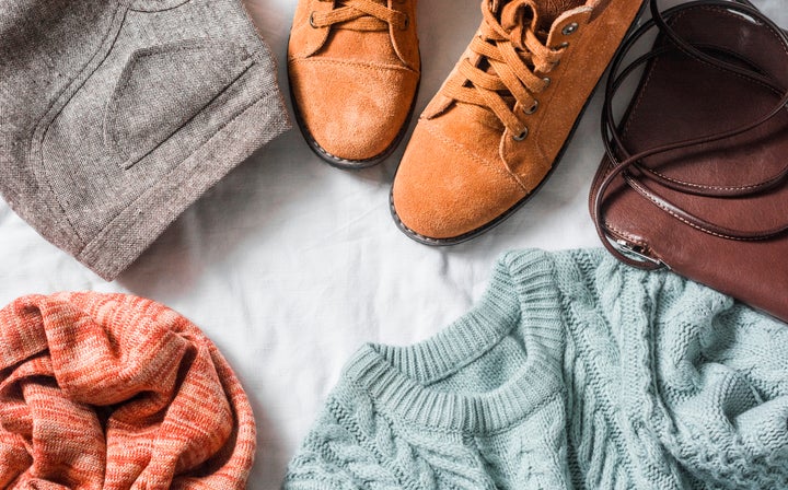 Winter Capsule Wardrobe Essentials for FREEZING COLD Winters (10 items!) ❄️  