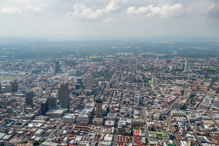 Johannesburg's approach to dealing with air pollution involves programs that respond to specific pollution sources. 