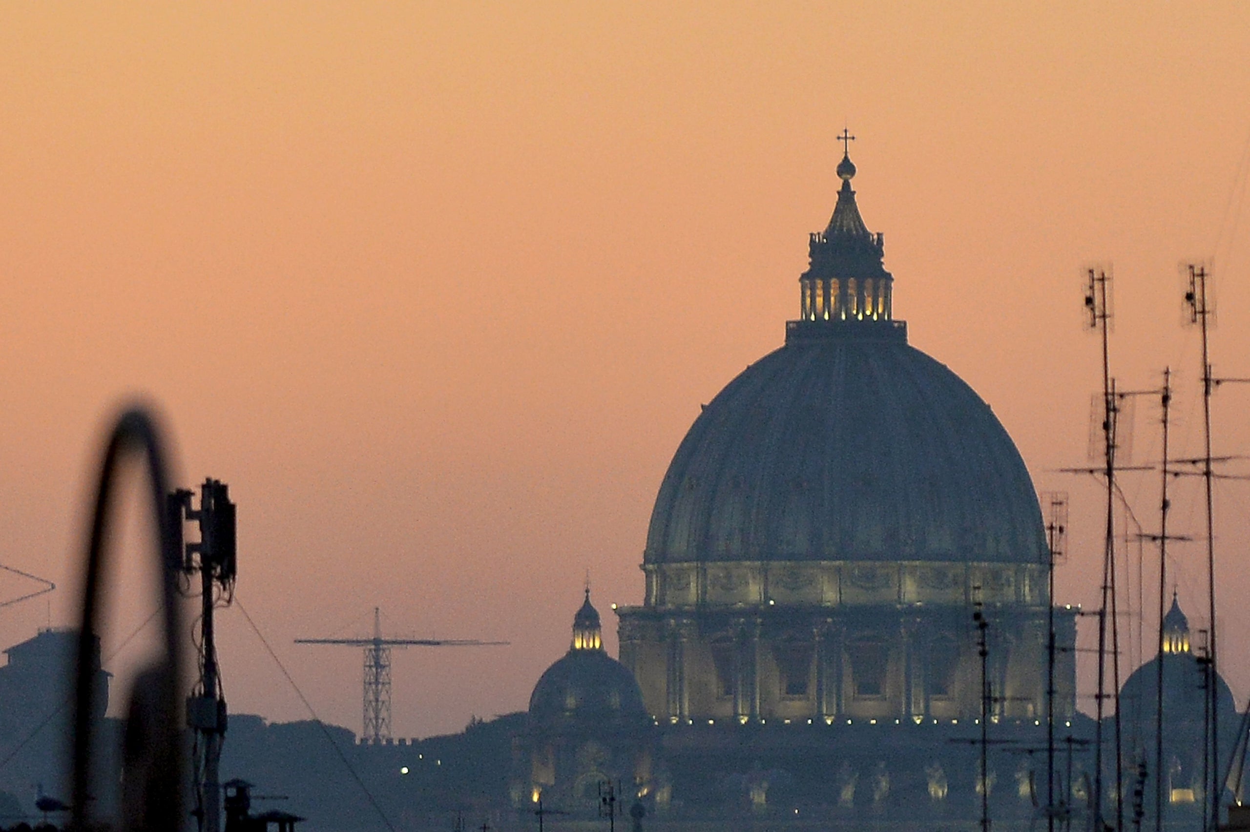 In Rome, there are, on average, more than 70 cars per 100 inhabitants.