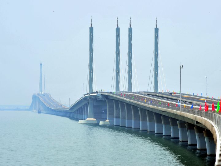 The Qingdao Jiaozhou bay bridge is the longest cross-ocean bridge in the world with a total length of around 26.4 miles