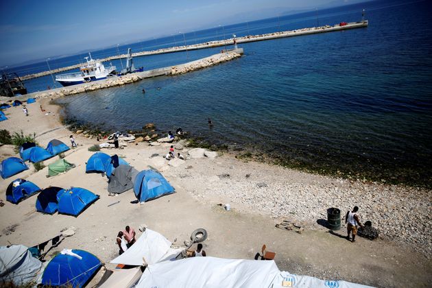 Auf der griechischen Insel Chios hat eine Gemeinde am Strand ein Camp für Flüchtlinge eingerichtet. Das Foto zeigt das Camp im September 2017.