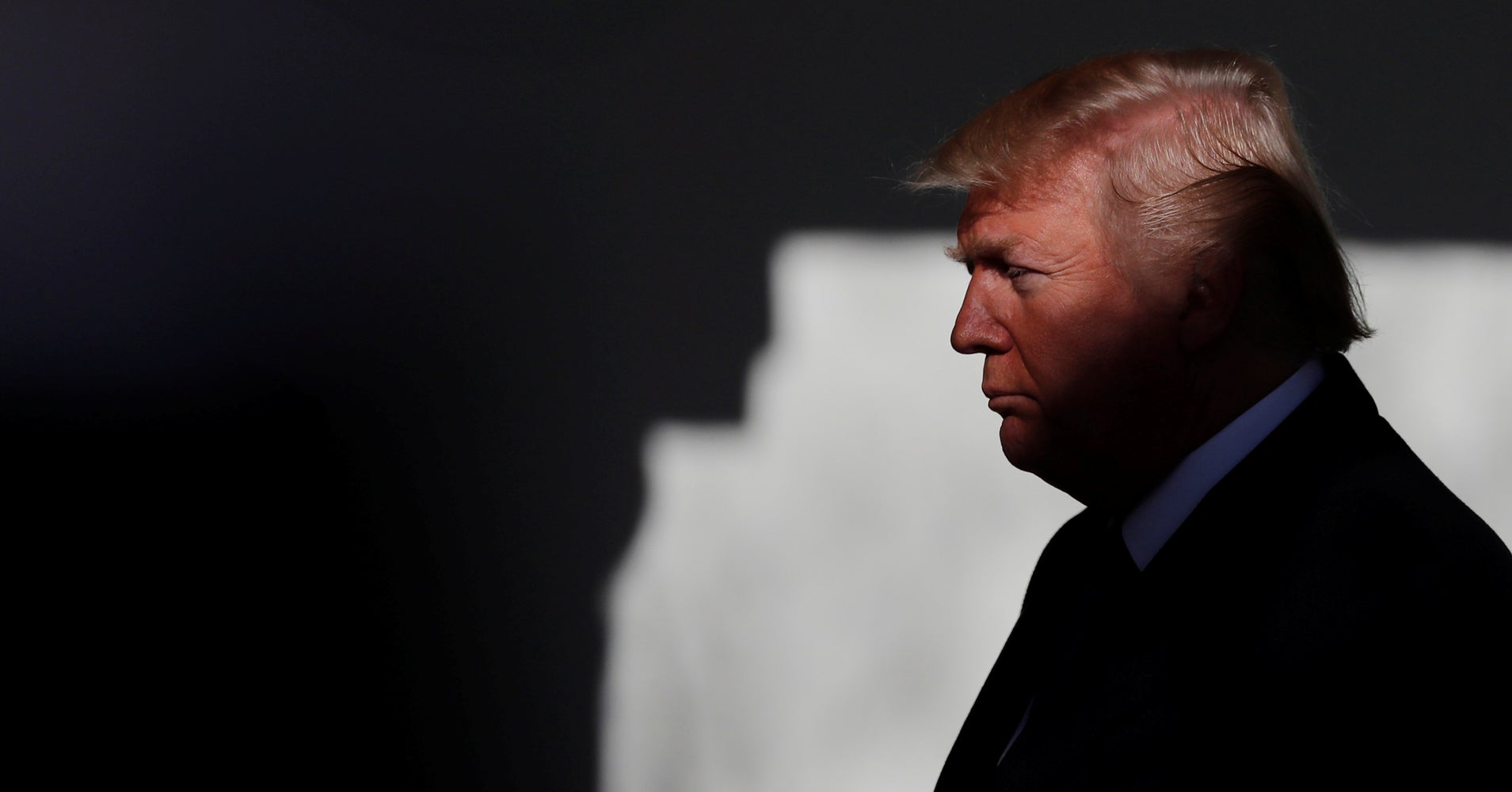 Facial facelift older woman getting face wipe claims knife minute years huffpost 5 Things The Polls Show About Donald Trump's First Year | HuffPost