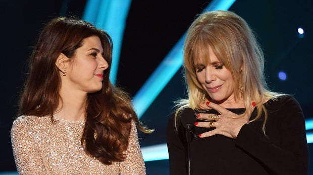 Rosanna Arquette Tears Up Thanking Fellow 'Silence Breakers' At SAG Awards