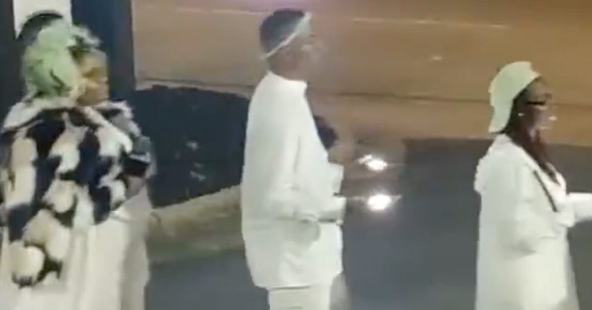 Heartbroken Locals Hold Candlelight Vigil For Taco Bell That Burned