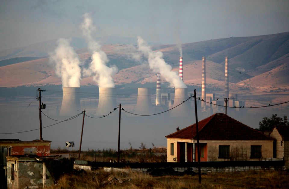 Τι συμβαίνει με την ατμοσφαιρική ρύπανση στην Ελλάδα: Η κρίση, το «σκοτεινό  σύννεφο» του λιγνίτη και η μάχη για την προστασία των αρχαίων μνημείων |  HuffPost Greece