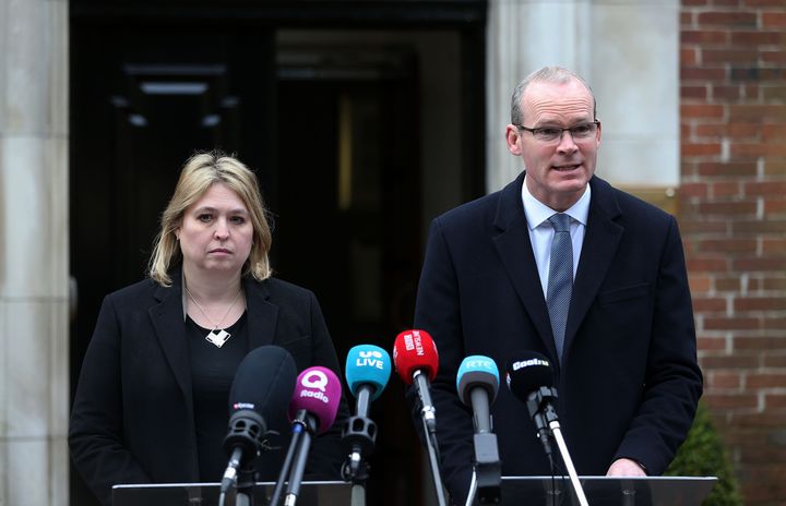 Karen Bradley and Irish foreign minister Simon Coveney announce fresh talks on restoring the power-sharing government in Northern Ireland