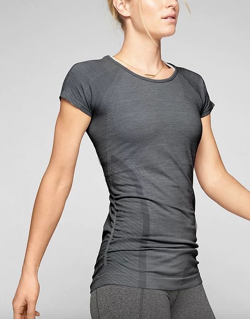 Best Yoga Tops That Don't Ride Up