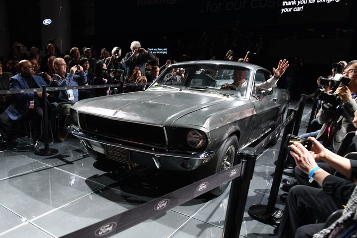 H πρωτότυπη Ford Mustang "Bullitt" που χρησιμοποίησε ο Steve McQueen στα γυρίσματα της ταινίας το 1968, παρουσιάστηκε σε Έκθεση Αυτοκινήτου στις 14 Ιανουαρίου 2018.