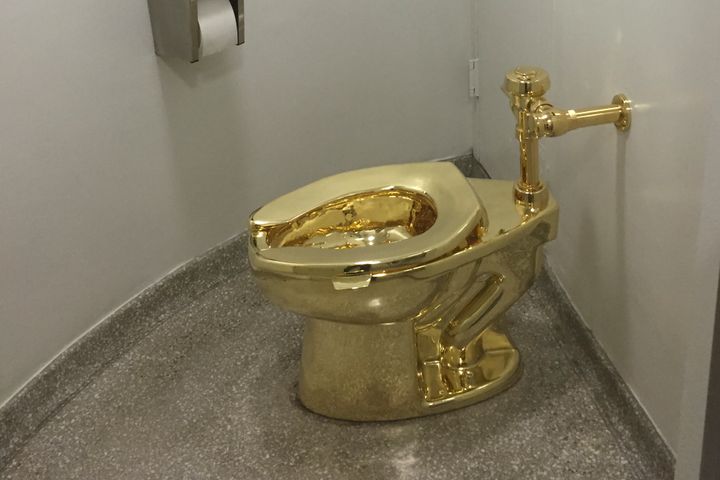 Donald Trump has been offered this 18-karat gold toilet by New York's Guggenheim Museum 