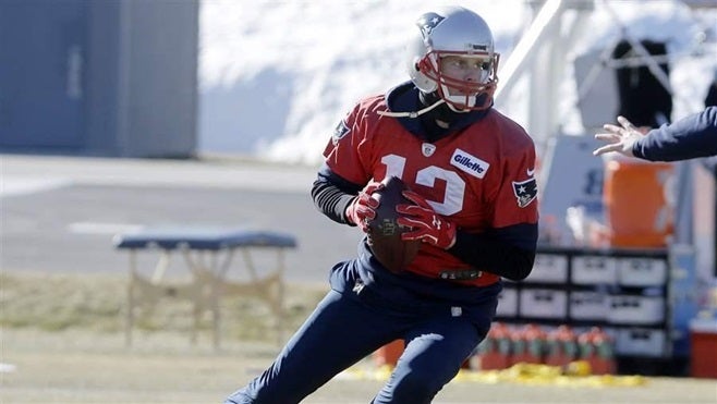 Tom Brady, the New England Patriots quarterback, practices for the Super Bowl against the Philadelphia Eagles. States are rea