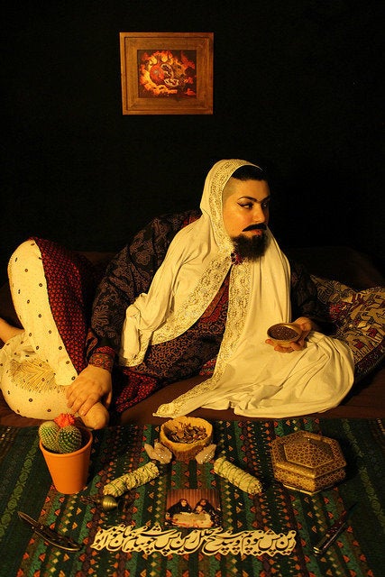 Art by <a href="https://www.youtube.com/watch?v=okUNtUwv2Vg" target="_blank">Kiyaan Abadani</a>, titled, "bedoone onvan/untit