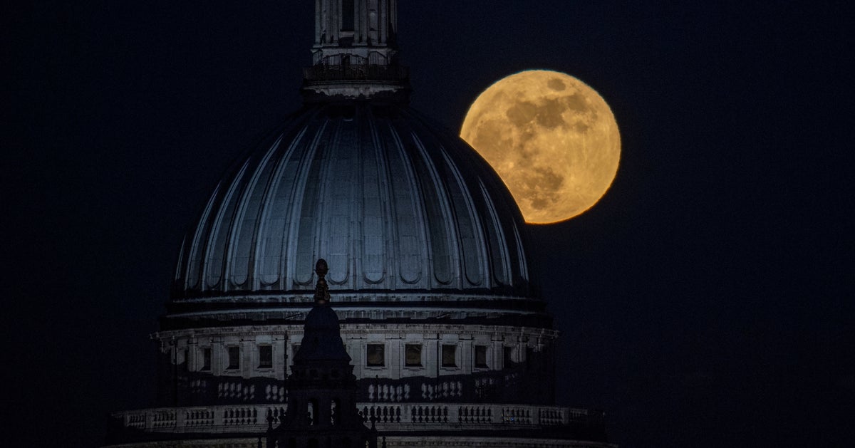 The Best Pictures From The Rare Super Blue Blood Moon | HuffPost UK Tech