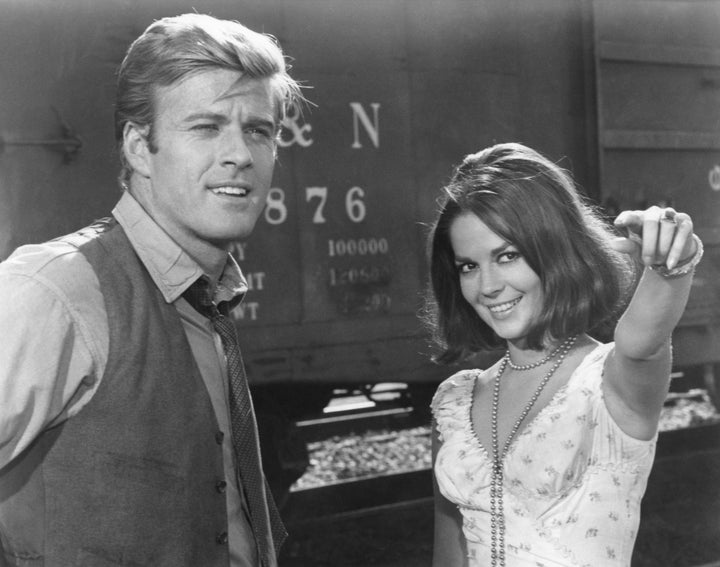 Ο Robert Redford με την Natalie Wood στα γυρίσματα του «This Property is Condemned» σε σκηνοθεσία Sydney Pollack. 