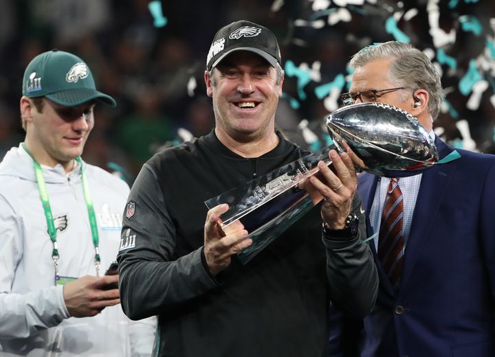 Philadelphia Eagles head coach Doug Pederson celebrates winning Super Bowl LII with the Vince Lombardi Trophy in Minneapolis, Minnesota on February 4, 2018. (REUTERS/Chris Wattie)