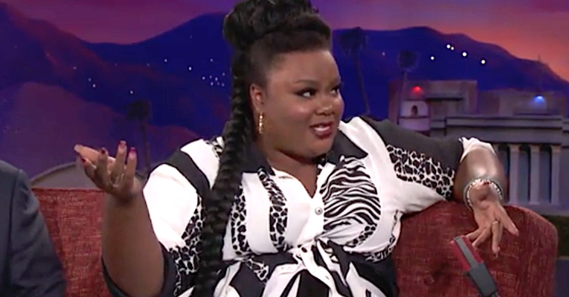 Nicole Byer Found The Most Disgusting Thing In Her In Flight Blanket Huffpost 