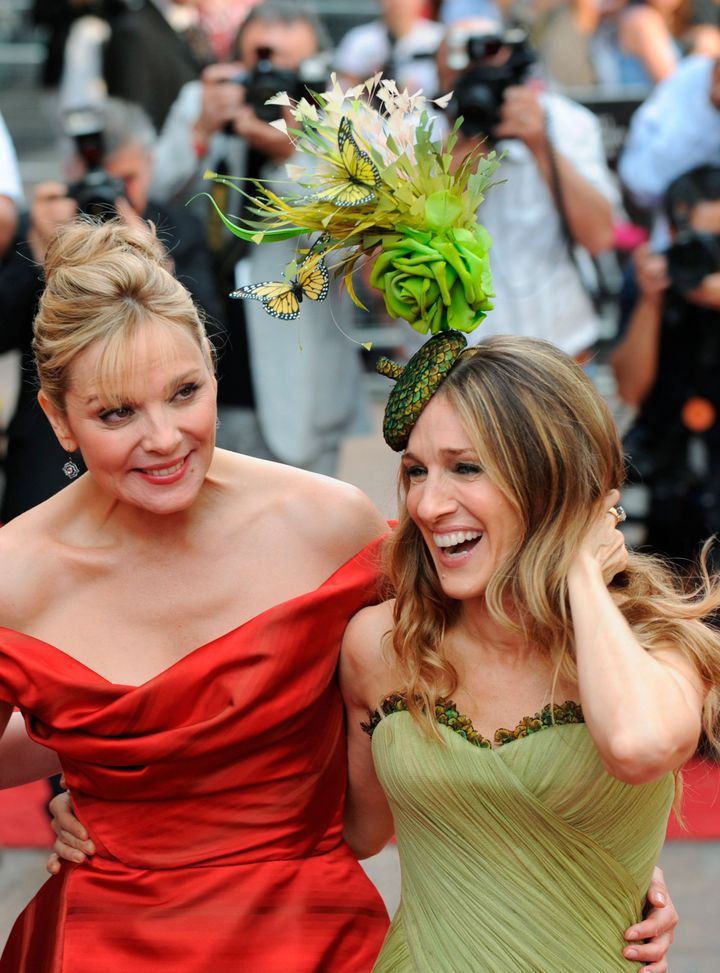 Kim Cattrall (L) and Sarah Jessica Parker