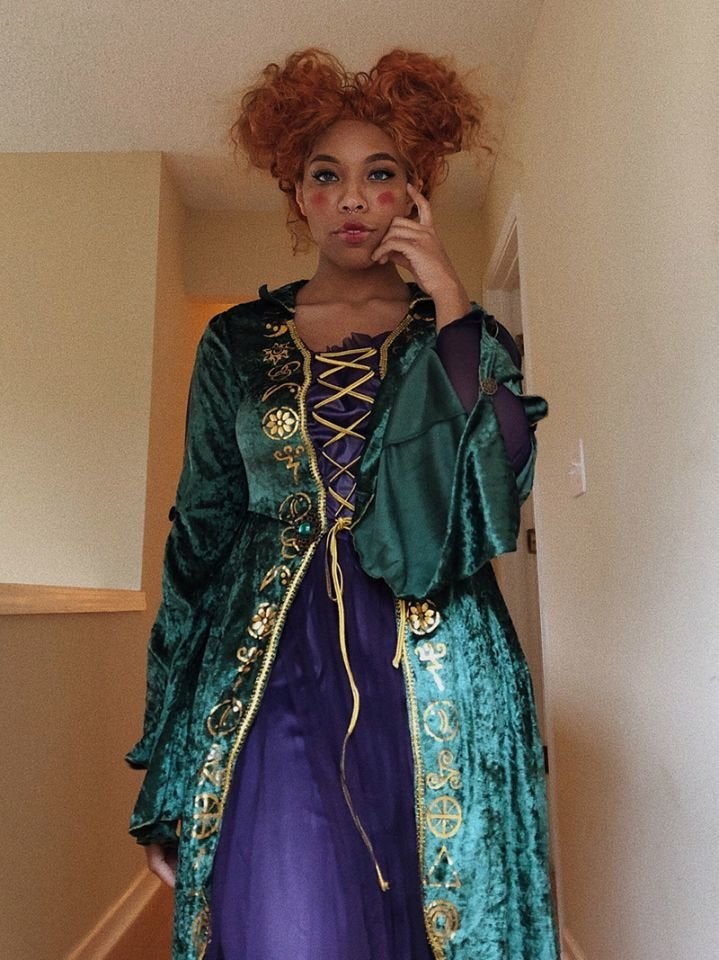 Kiera Please cosplaying Winifred Sanderson from Hocus Pocus.