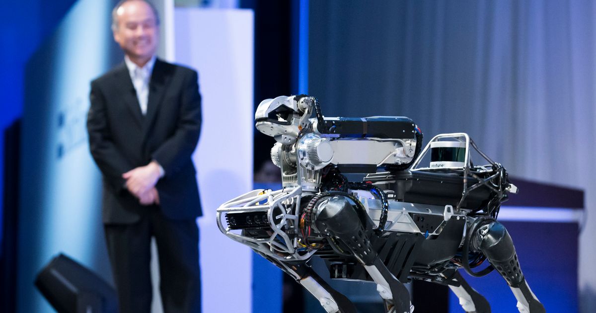 Можно робота нового. Робот Бостон Динамикс. Бостон Дайнемикс боевой робот. Boston Dynamics роботы первые. Boston Dynamics Robot Dog игрушка.