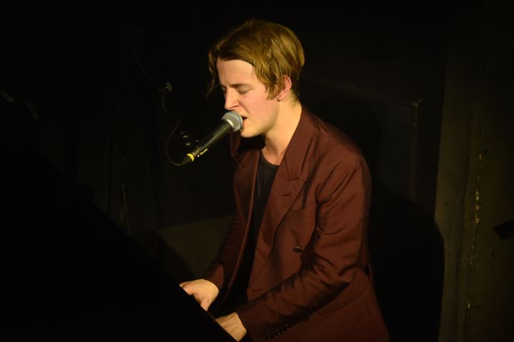 LONDON, ENGLAND - DECEMBER 14: Tom Odell performs for Help Refugees at their annual Christmas party at The Jazz Cafe on December 14, 2017 in London, England. (Photo by David M. Benett/Dave Benett/Getty Images)