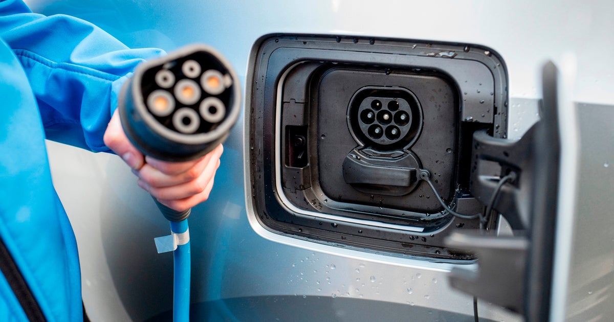 Electric Cars In The UK Could Get A 'Superfast' Charging Network