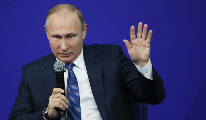 Russian President Vladimir Putin had a close connection with Ksenia Sobchak's father.