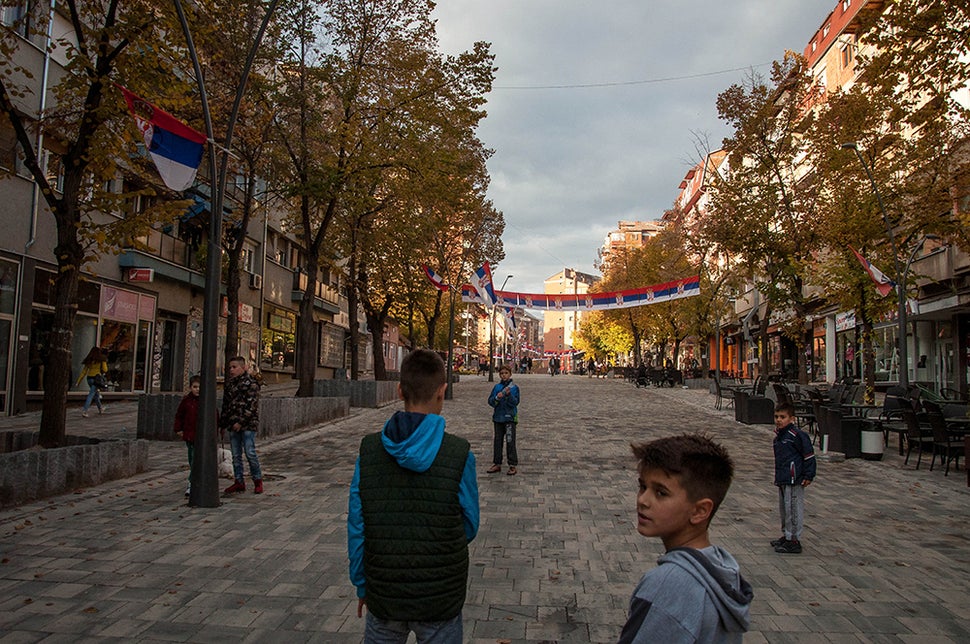 Ο κεντρικός πεζόδρομος της βόρειας Μιτρόβιτσα.