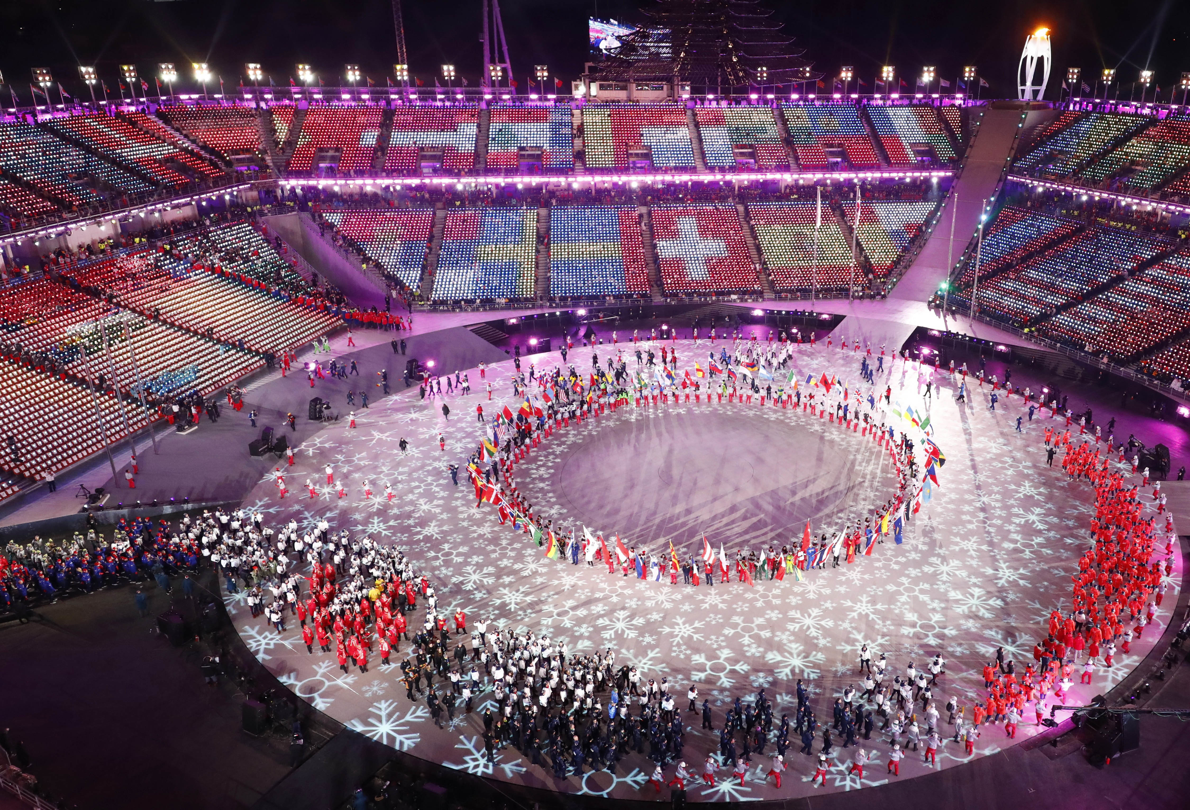 Stunning Photos Capture The 2018 Olympics' Closing Ceremony In All Its ...