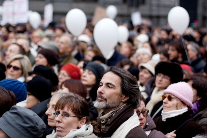 Διαμαρτυρία στο Μιλάνο για τα σεξουαλικά σκάνδαλα στα οποία εμπλέκεται ο «Καβαλιέρε»