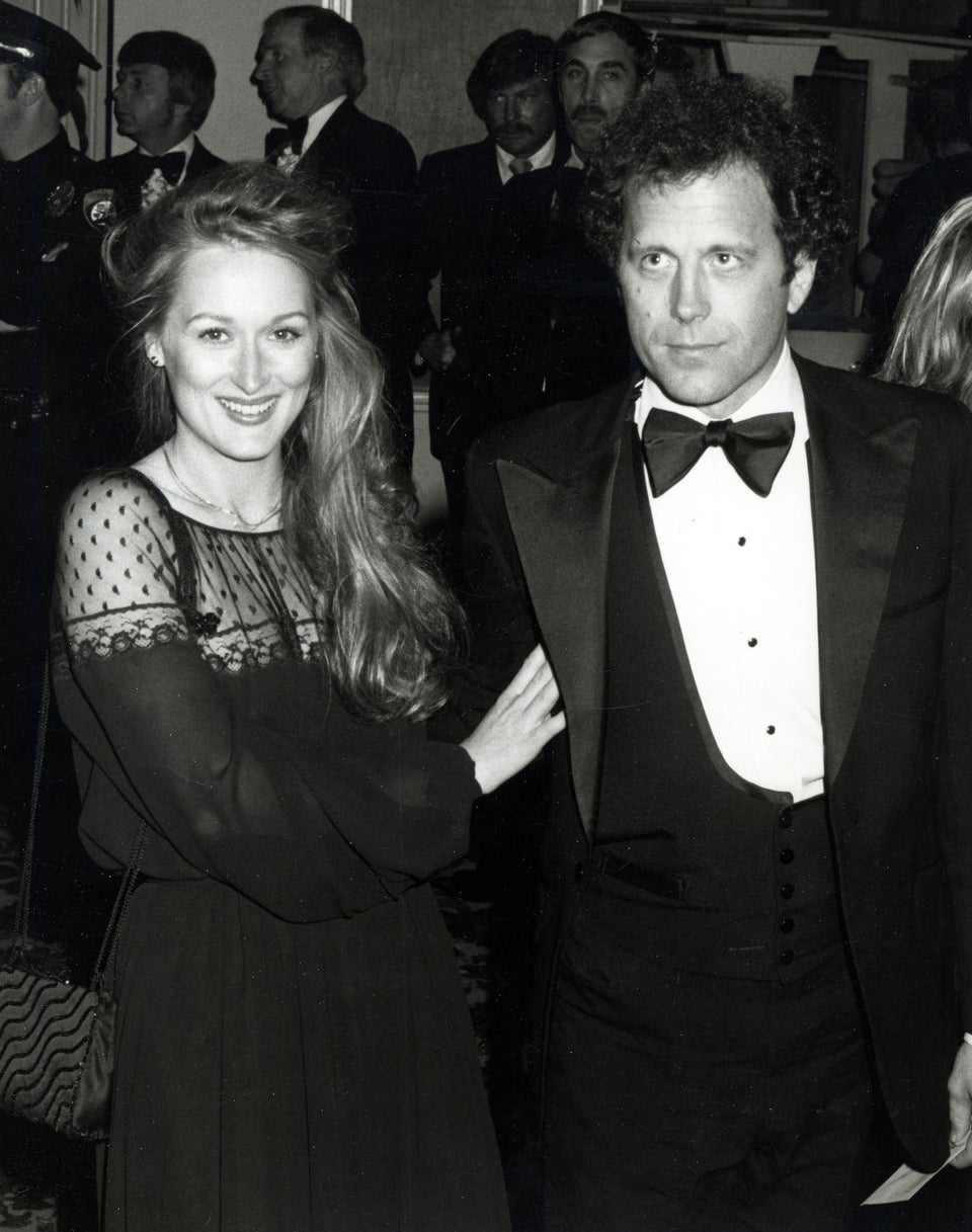 A Stunning Look At 4 Decades Worth Of Meryl Streep S Oscars Style Huffpost Life