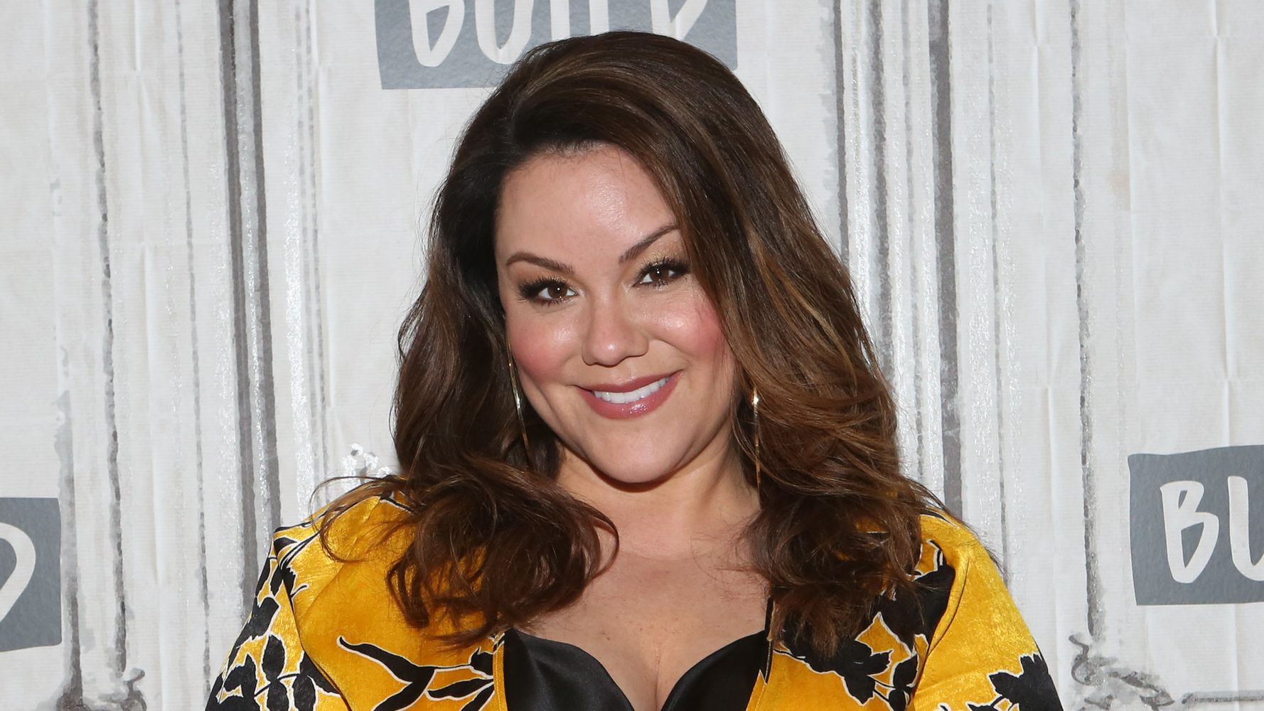 Katy Mixon On Transforming Into Your Favorite ‘American Housewife’ .