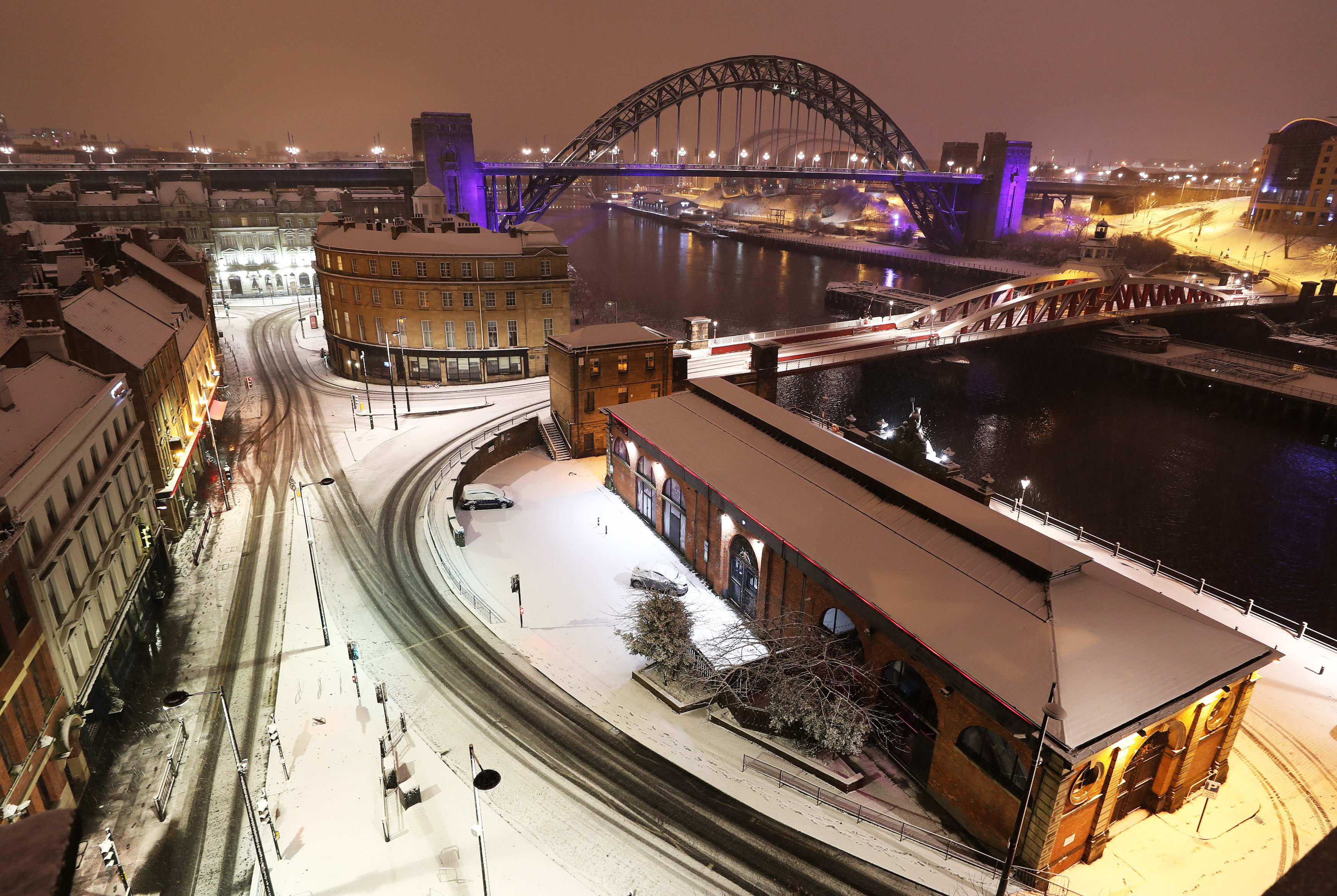 <strong>Newcastle Quayside following heavy overnight snowfall which has caused disruption across Britain.</strong>