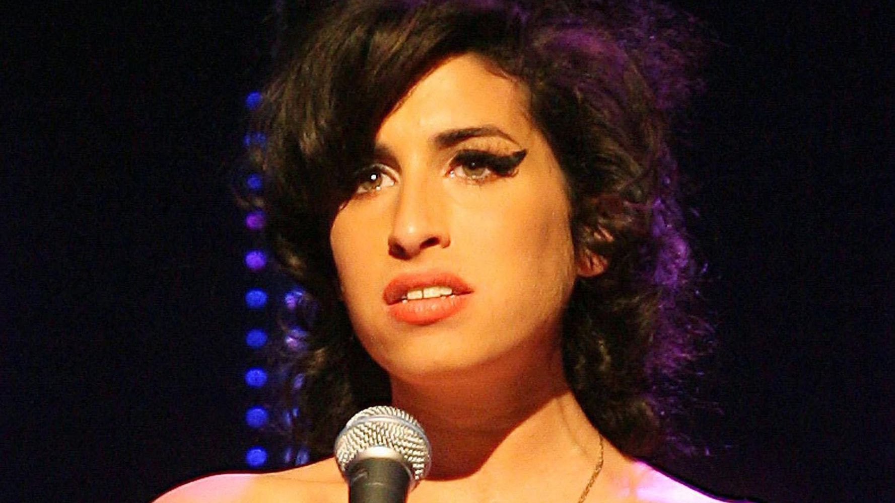 Amy Winehouse Demo Recorded At The Age Of 17 Is Released Online ...