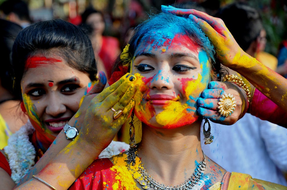 27 Colorful Photos That Show The Joy Of Holi In India | HuffPost